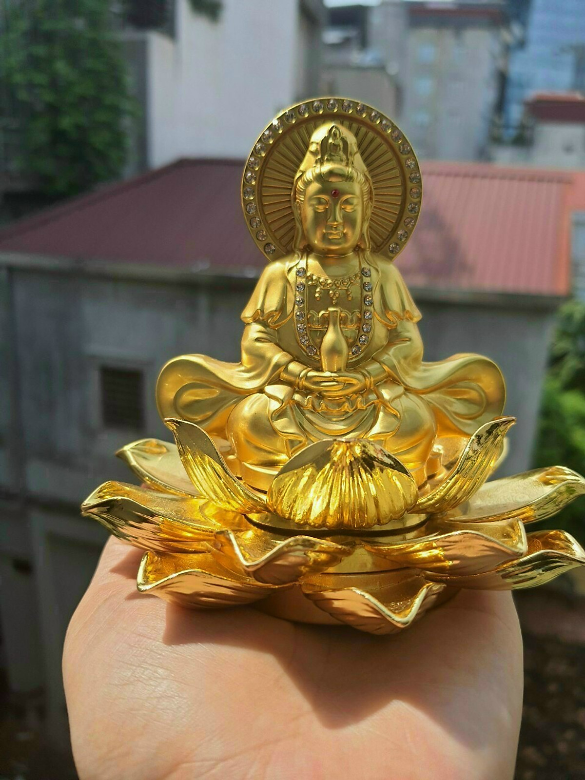 Chọn tượng Phật để xe ô tô theo tuổi sẽ giúp mang lại nhiều may mắn cho chủ nhân