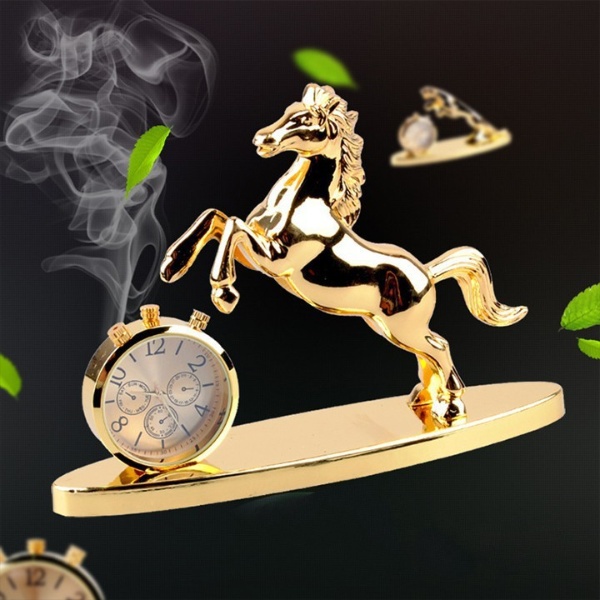 Tượng ngựa vàng kèm đồng hồ có bán tại Cavaha